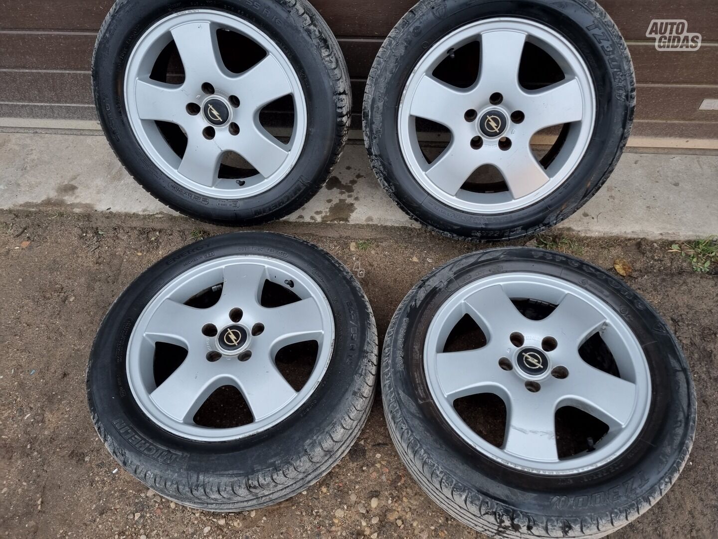 R16 light alloy rims