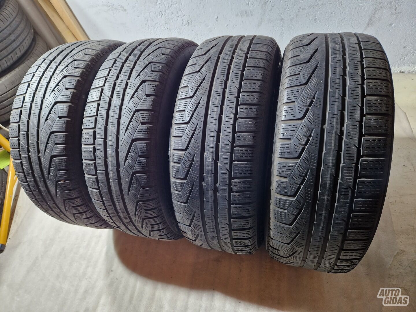Pirelli 4-5mm, 2018m R17 universal tyres passanger car