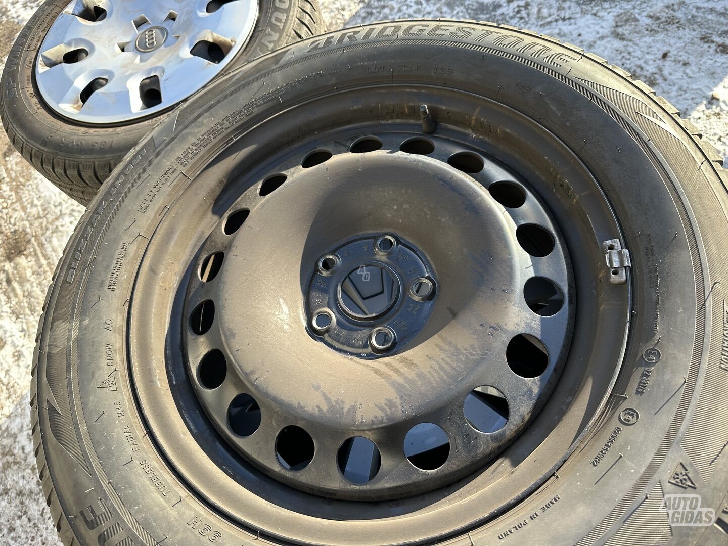 Volkswagen R17 стальные штампованные диски