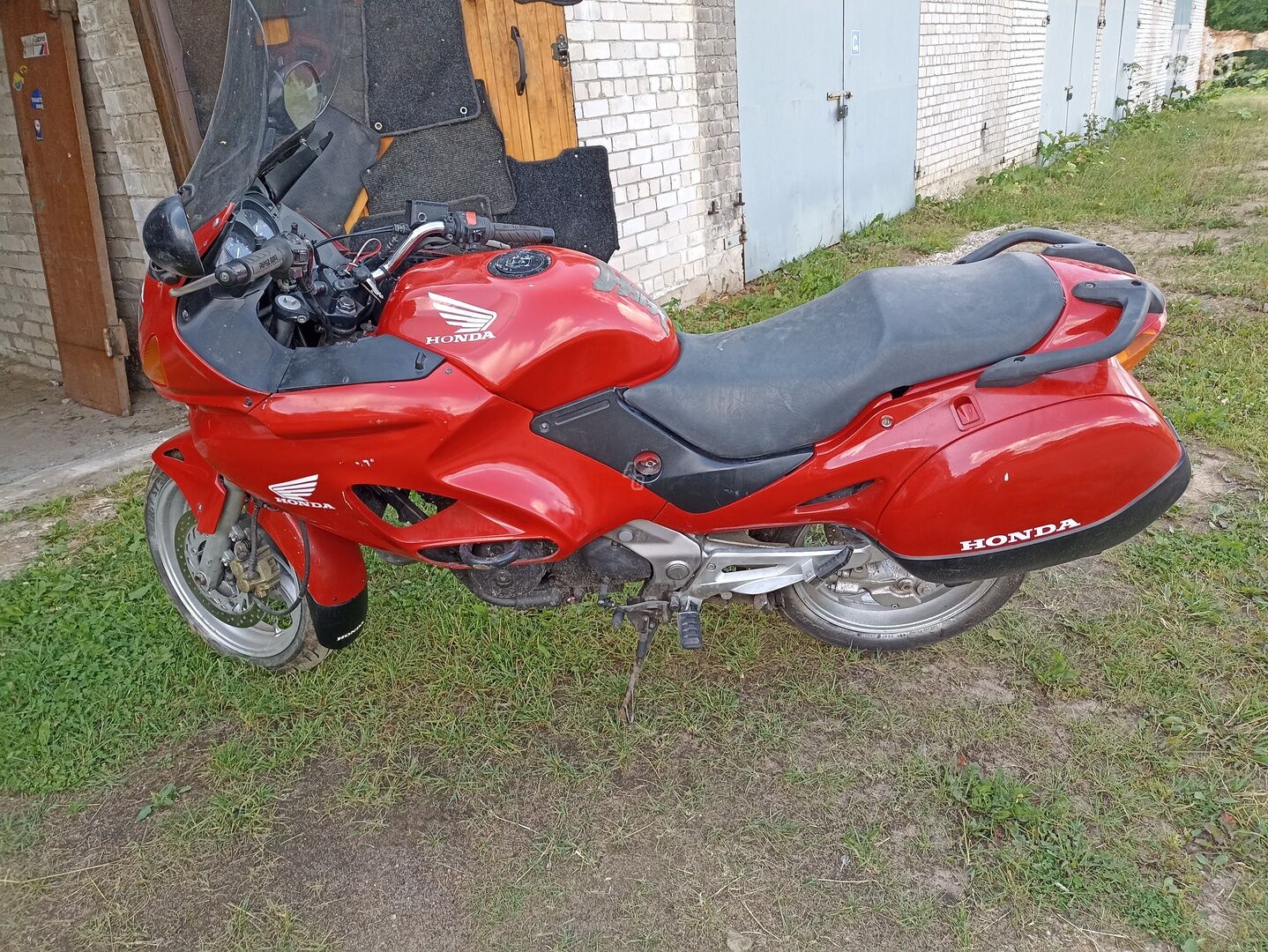 Touring / Sport Touring Honda NT 2000 y parts