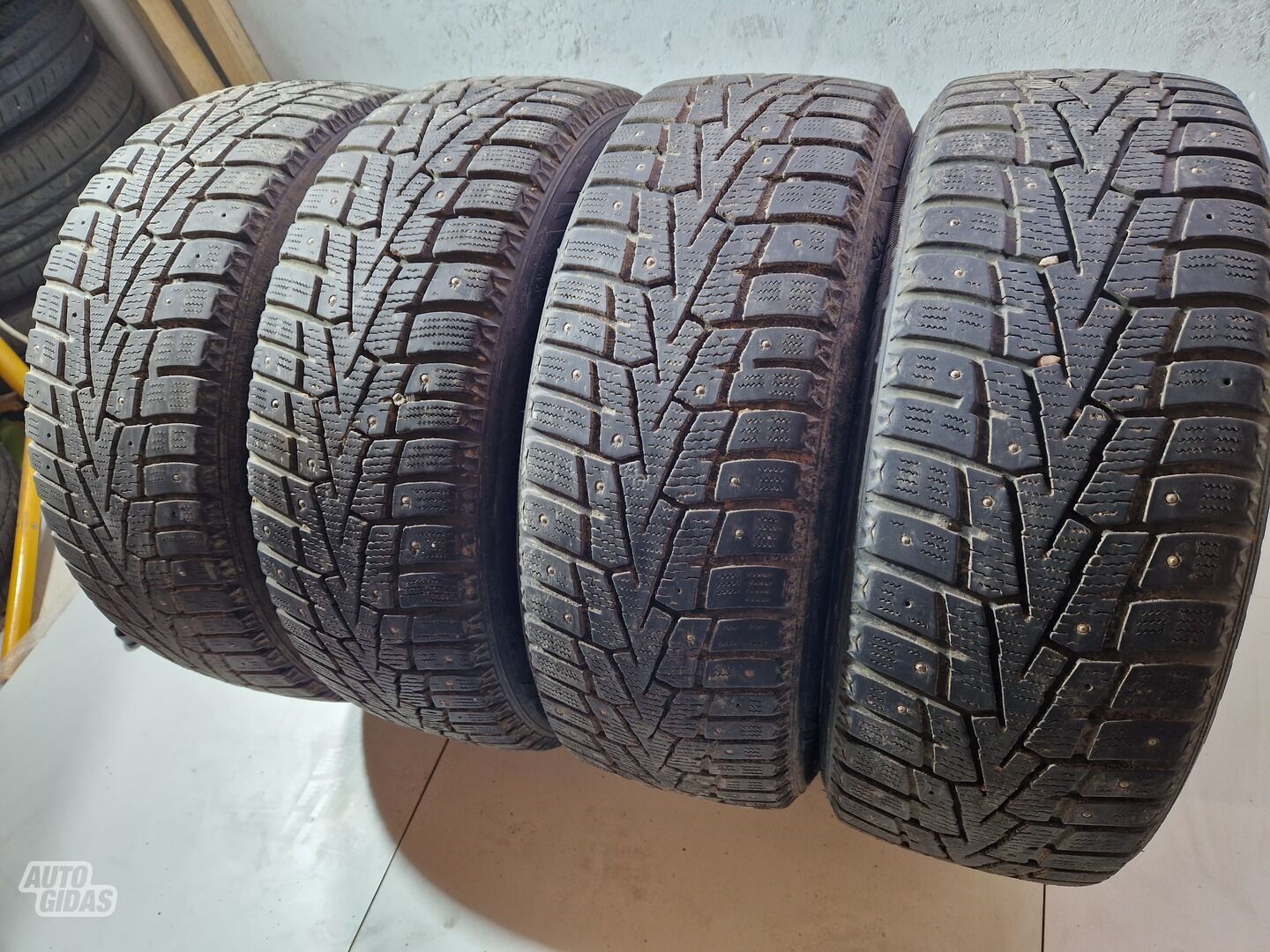 Roadstone 6-7mm R16 winter tyres passanger car