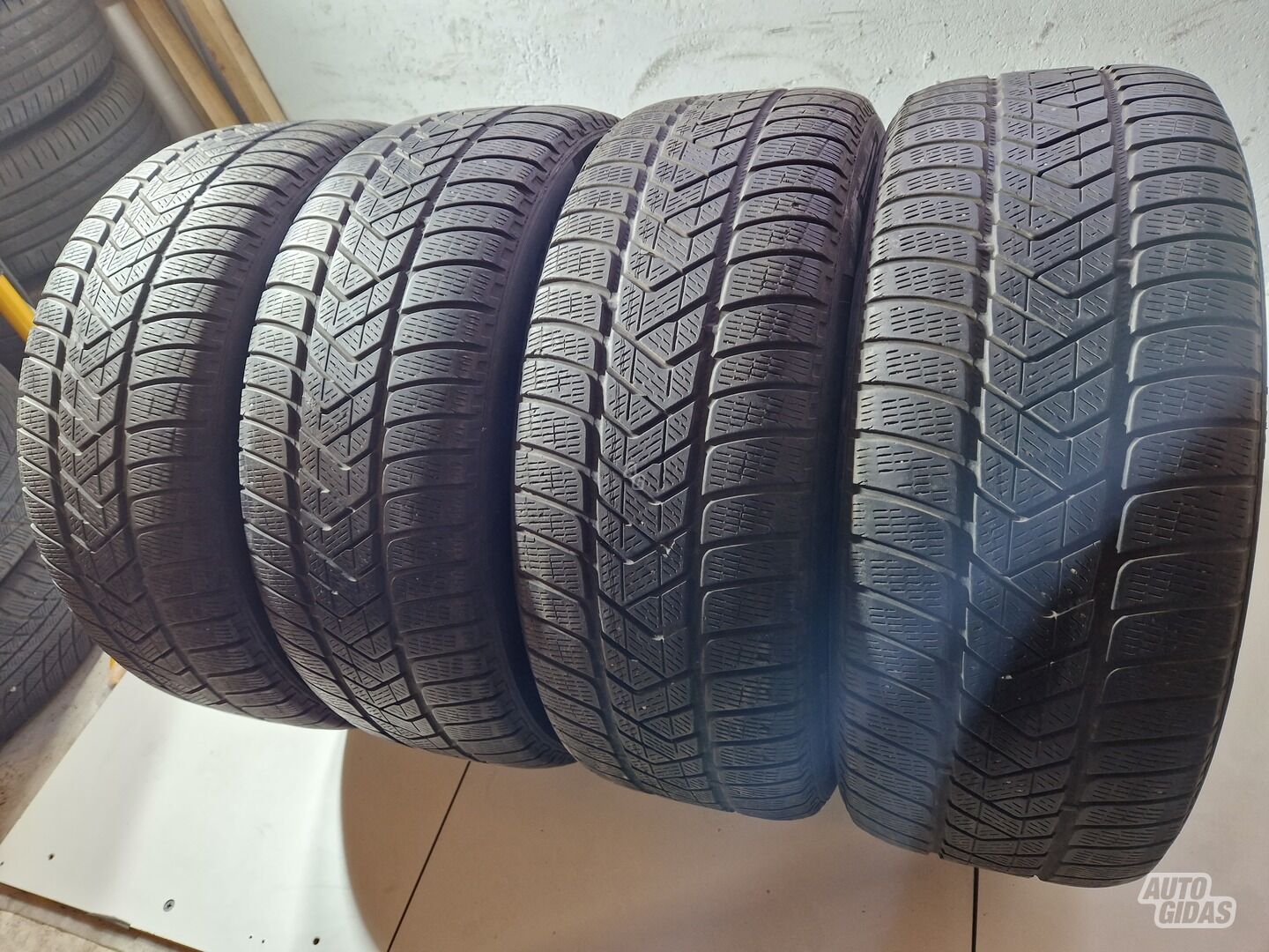 Pirelli 4,5-5mm R19 winter tyres passanger car