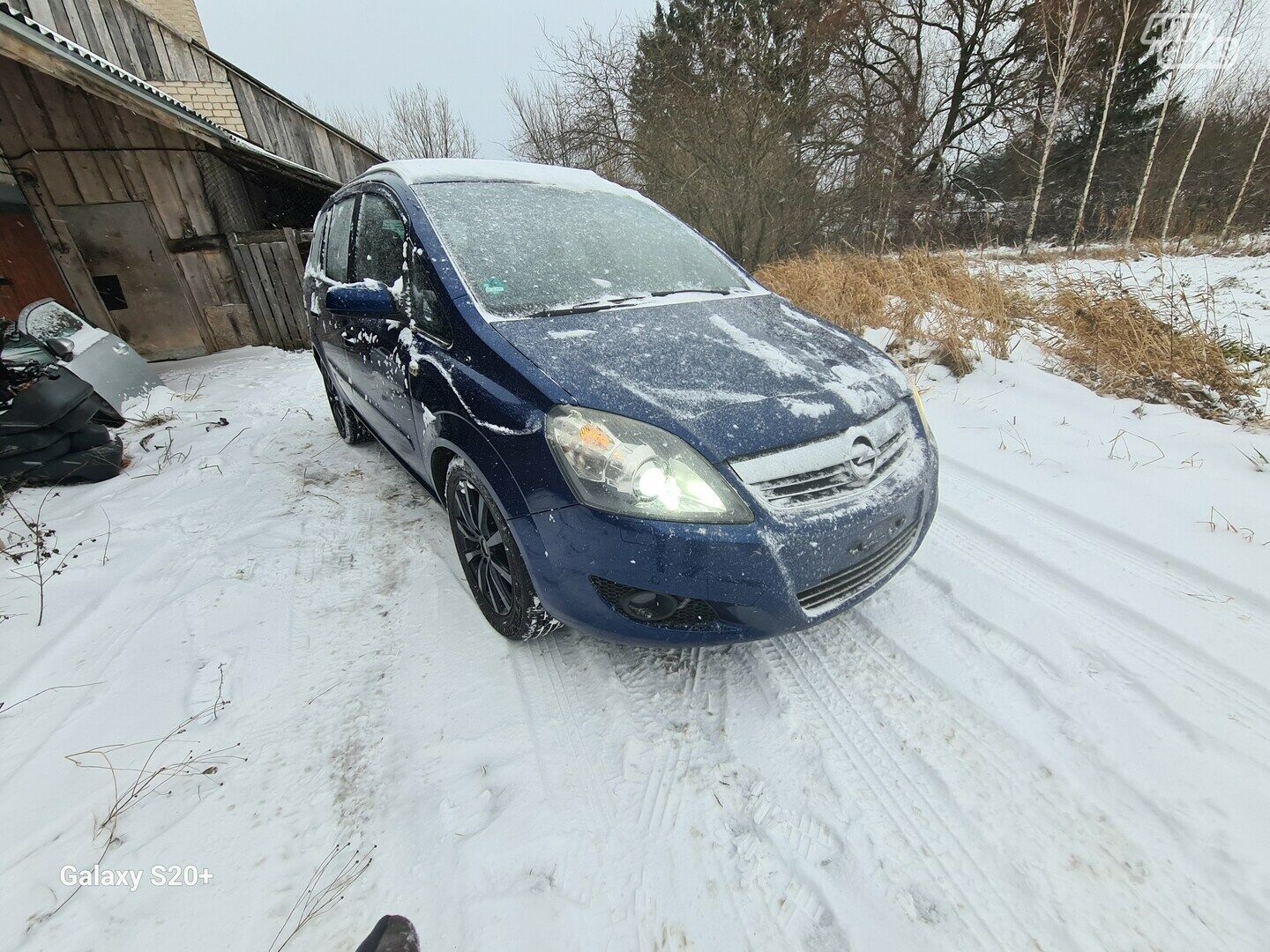 Opel Zafira 2010 m dalys