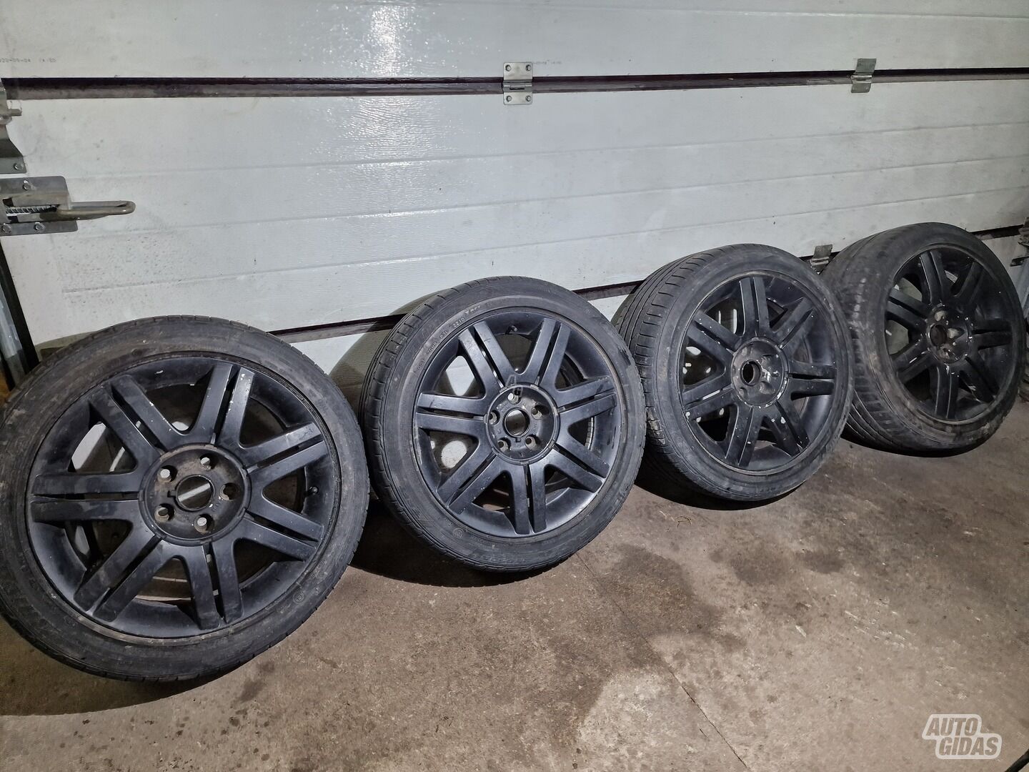 A6 light alloy R17 rims