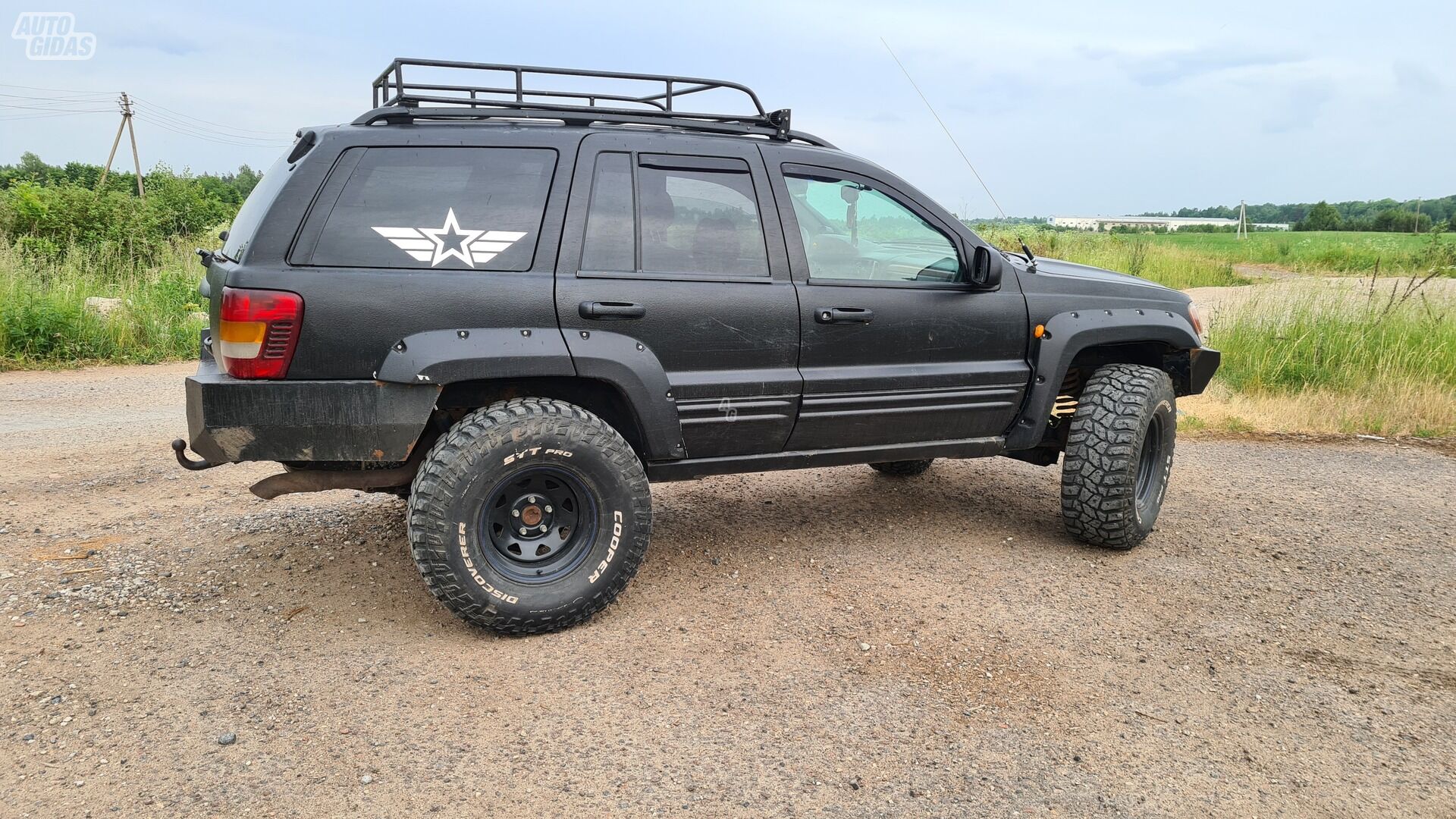 Jeep Grand Cherokee Laredo 2000 m