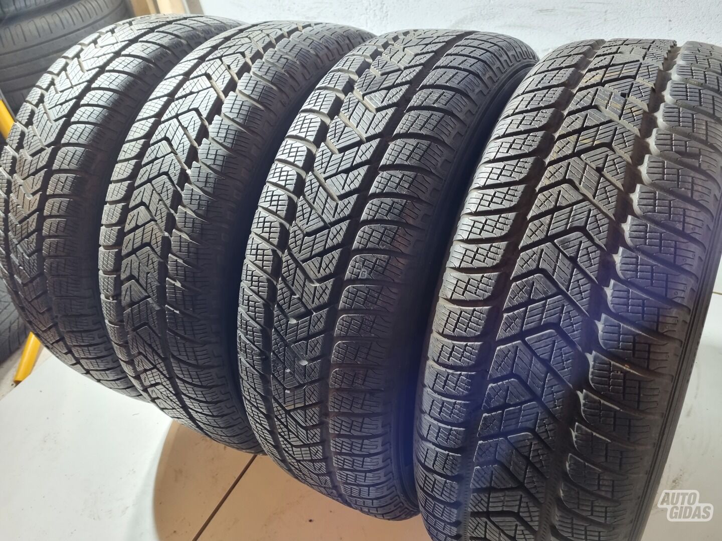 Pirelli 7-8mm R17 winter tyres passanger car