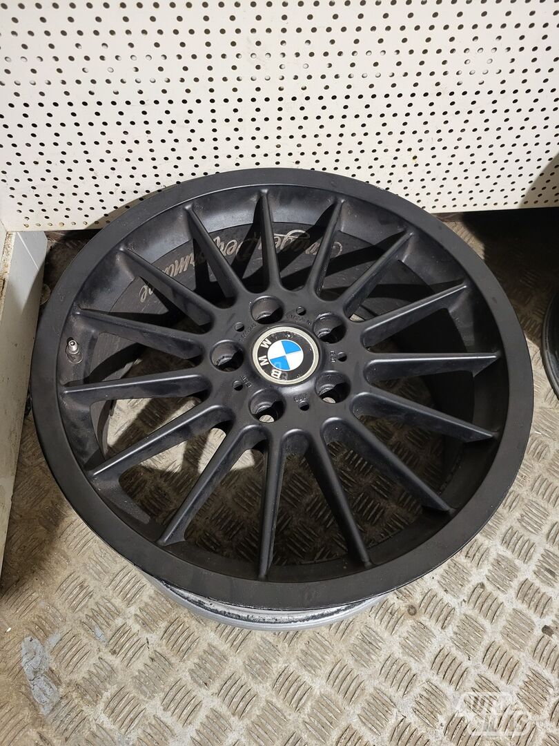 BMW 325 R18 light alloy rims