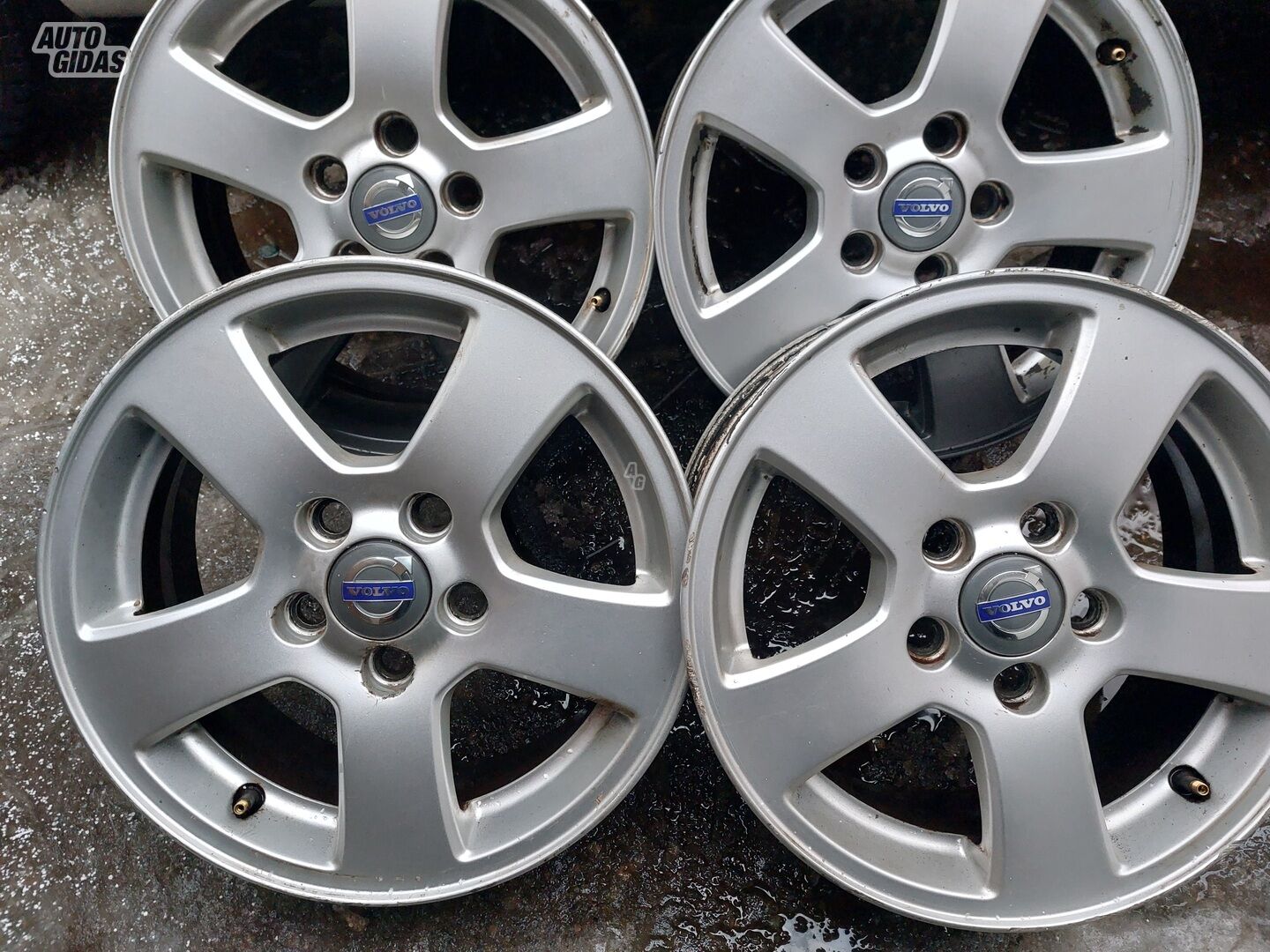 Light alloy R15 rims