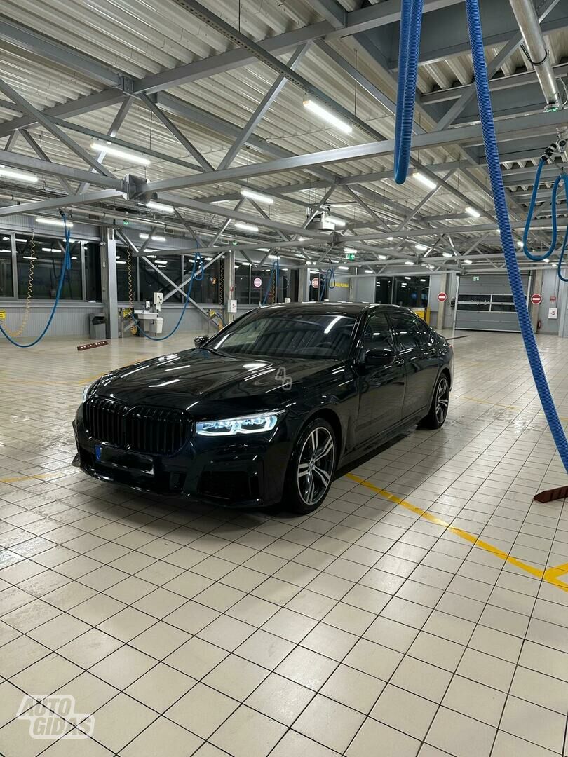 BMW 740 2022 г прокат