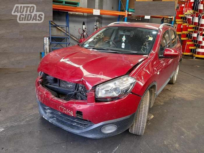 Nissan Qashqai+2 2012 y parts