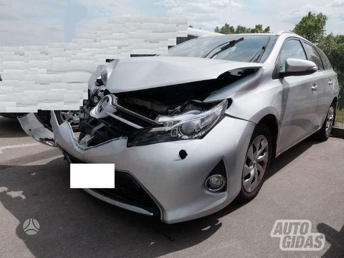 Toyota Auris 2014 г запчясти
