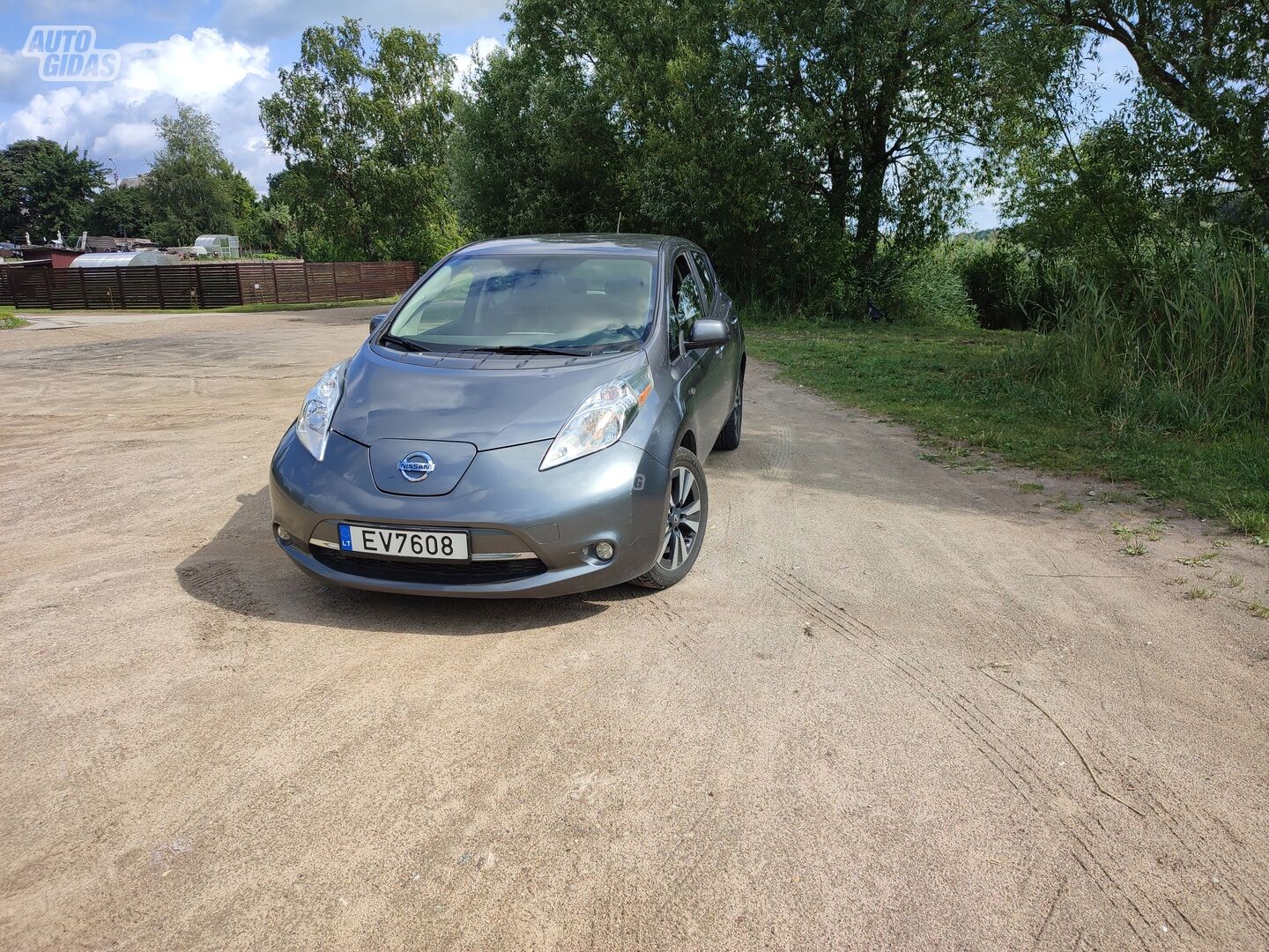 Nissan Leaf 2017 m Hečbekas