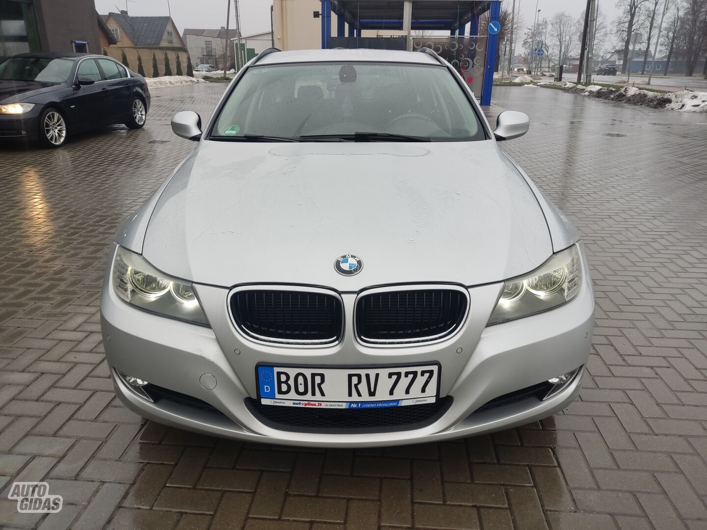 Bmw 318 d Touring 2012 y
