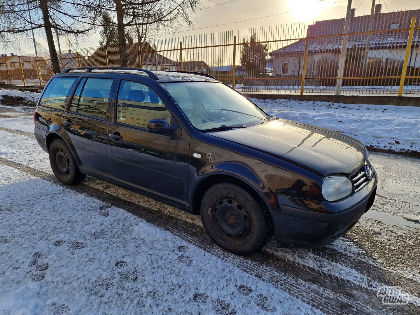 Volkswagen Golf IV 2003 m dalys