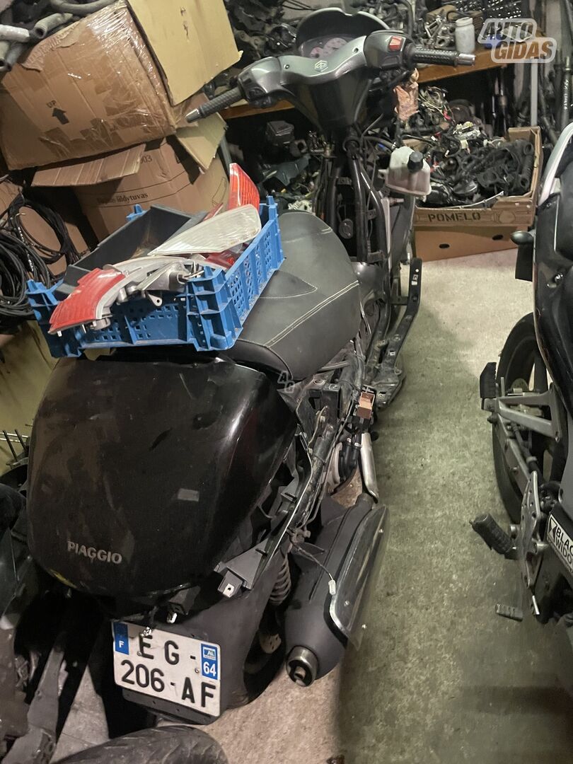 Scooter / moped Piaggio X8 2006 y parts
