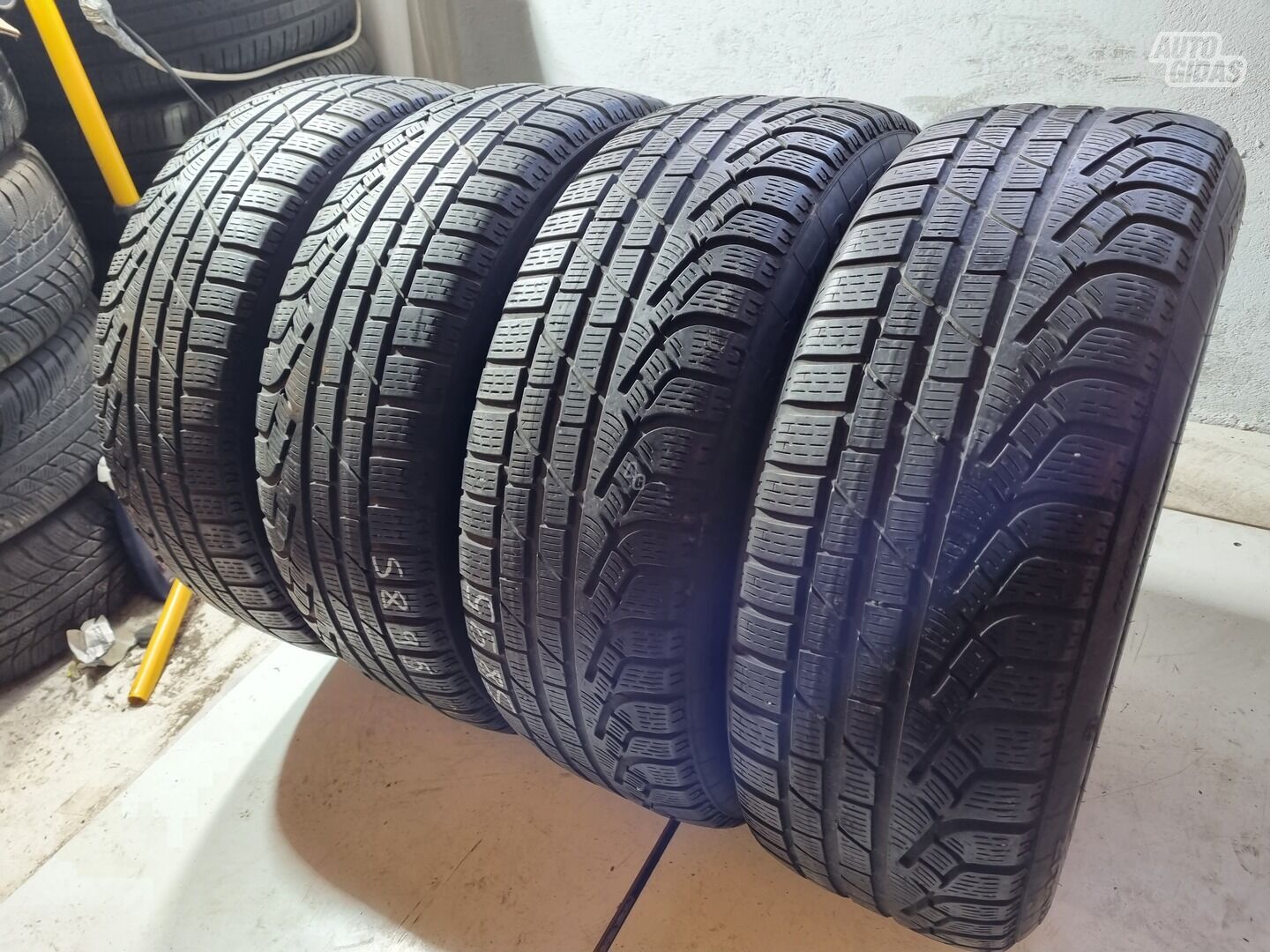 Pirelli 4-5mm R17 universal tyres passanger car