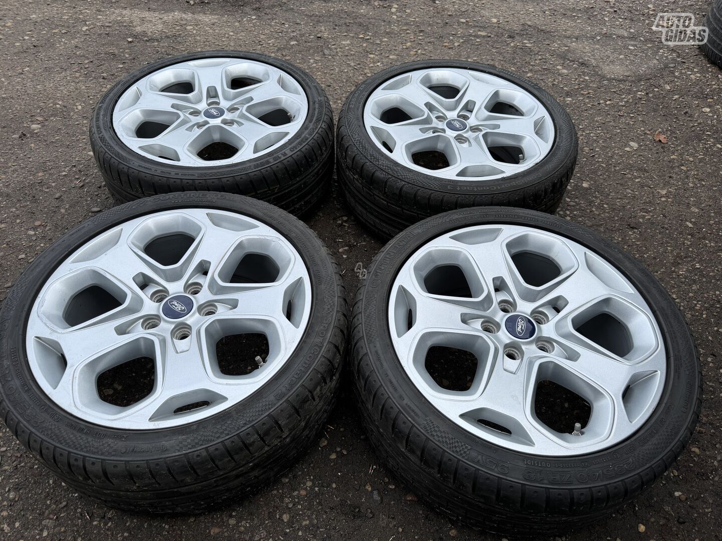 Ford R18 light alloy rims