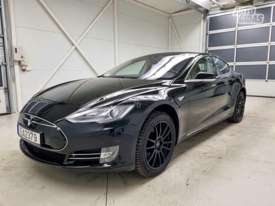 Model S 2014 m Hečbekas