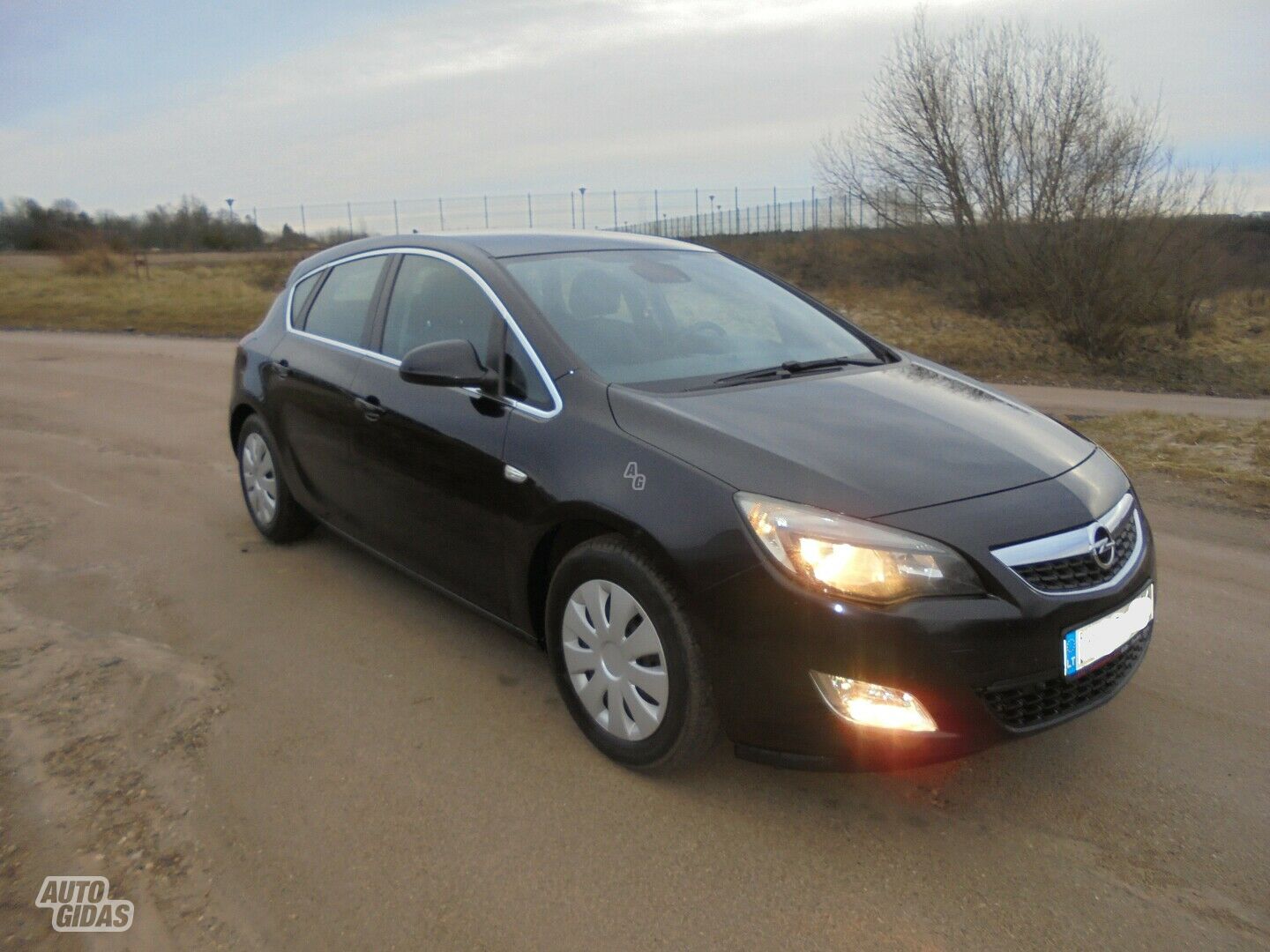 Opel Astra 2010 y Hatchback