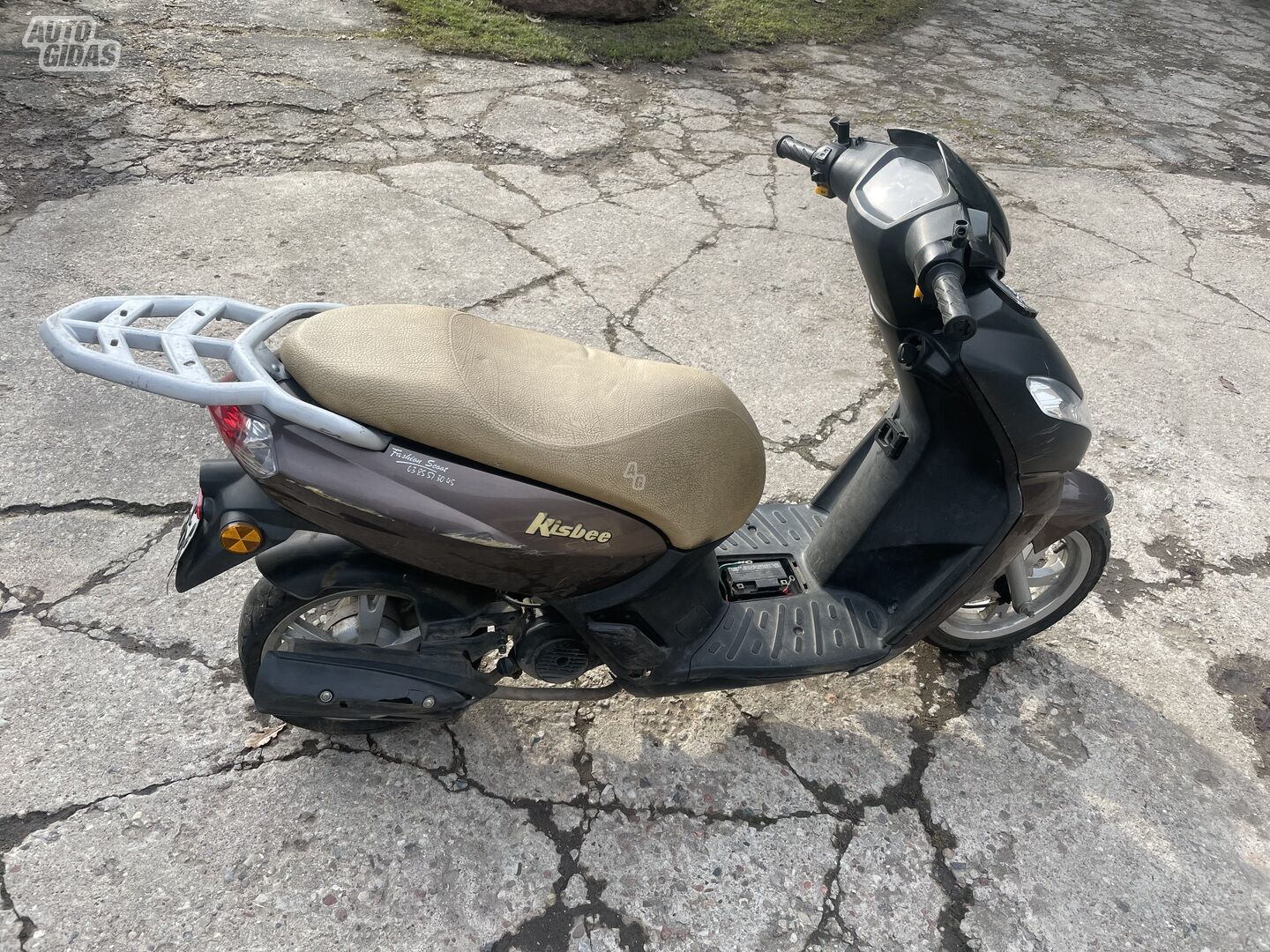 Scooter / moped Peugeot Kisbee 2016 y parts