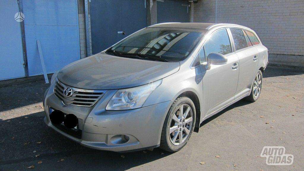 Toyota Avensis 2011 y parts