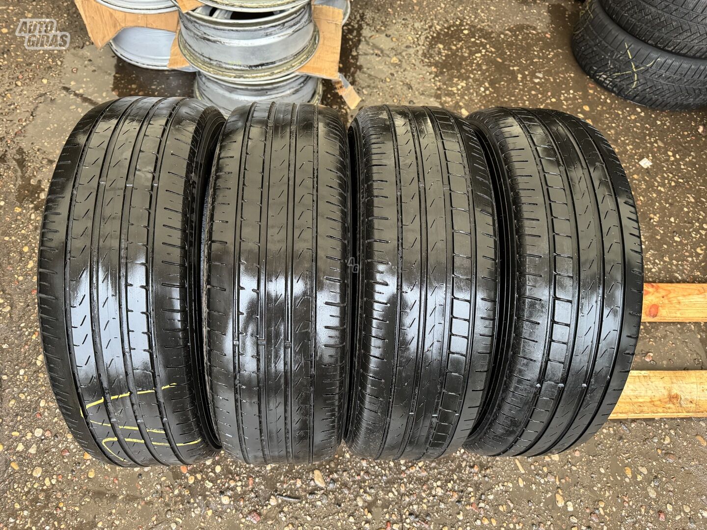 Pirelli SIunciam, 4-5mm R17 summer tyres passanger car
