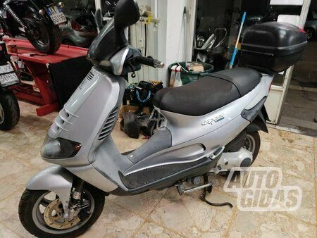 Scooter / moped Piaggio Skipper 2004 y parts