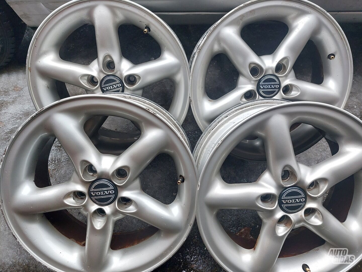 Light alloy R16 rims