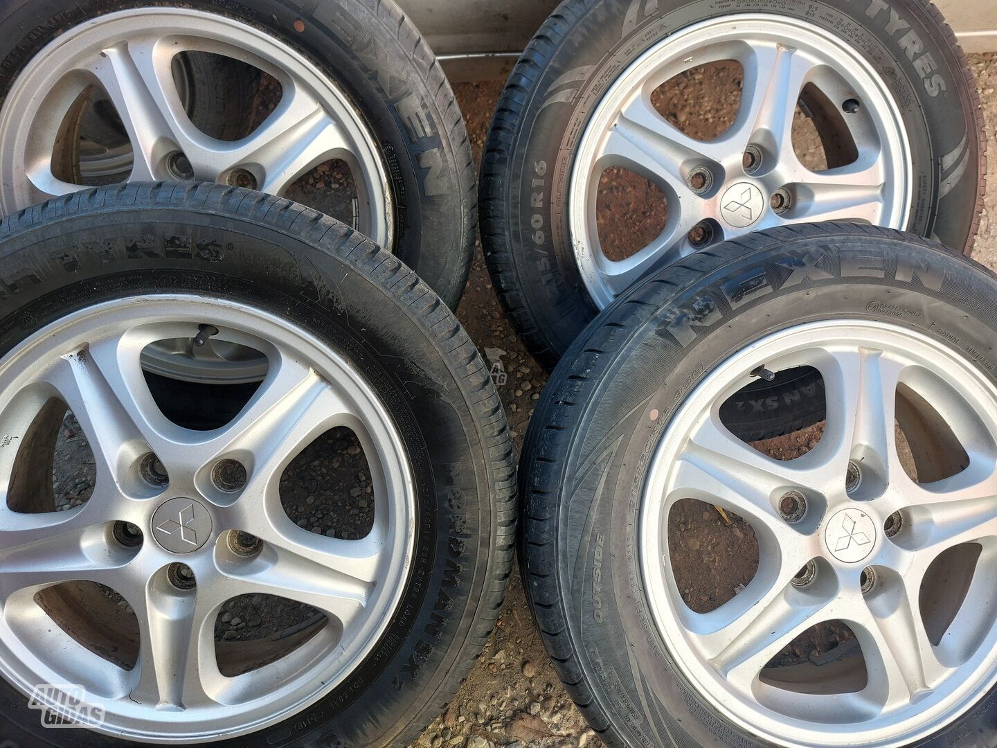 Mitsubishi R16 light alloy rims