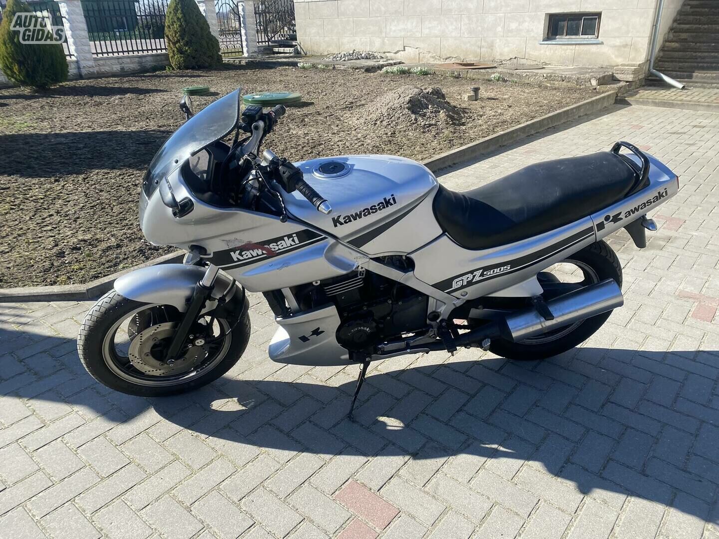 Kawasaki GPZ 1988 y ATV motorcycle