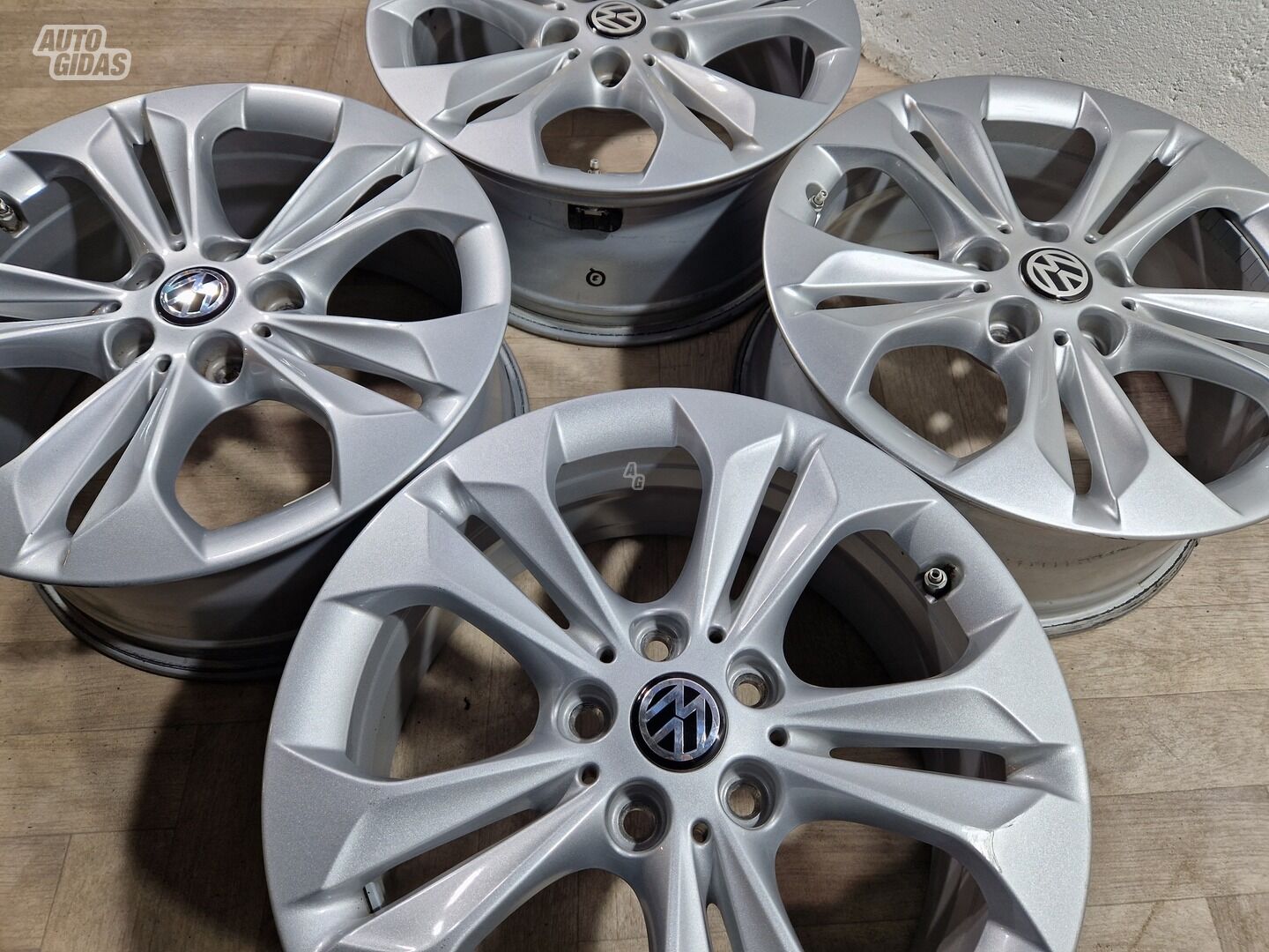 Volkswagen Touran R17 литые диски
