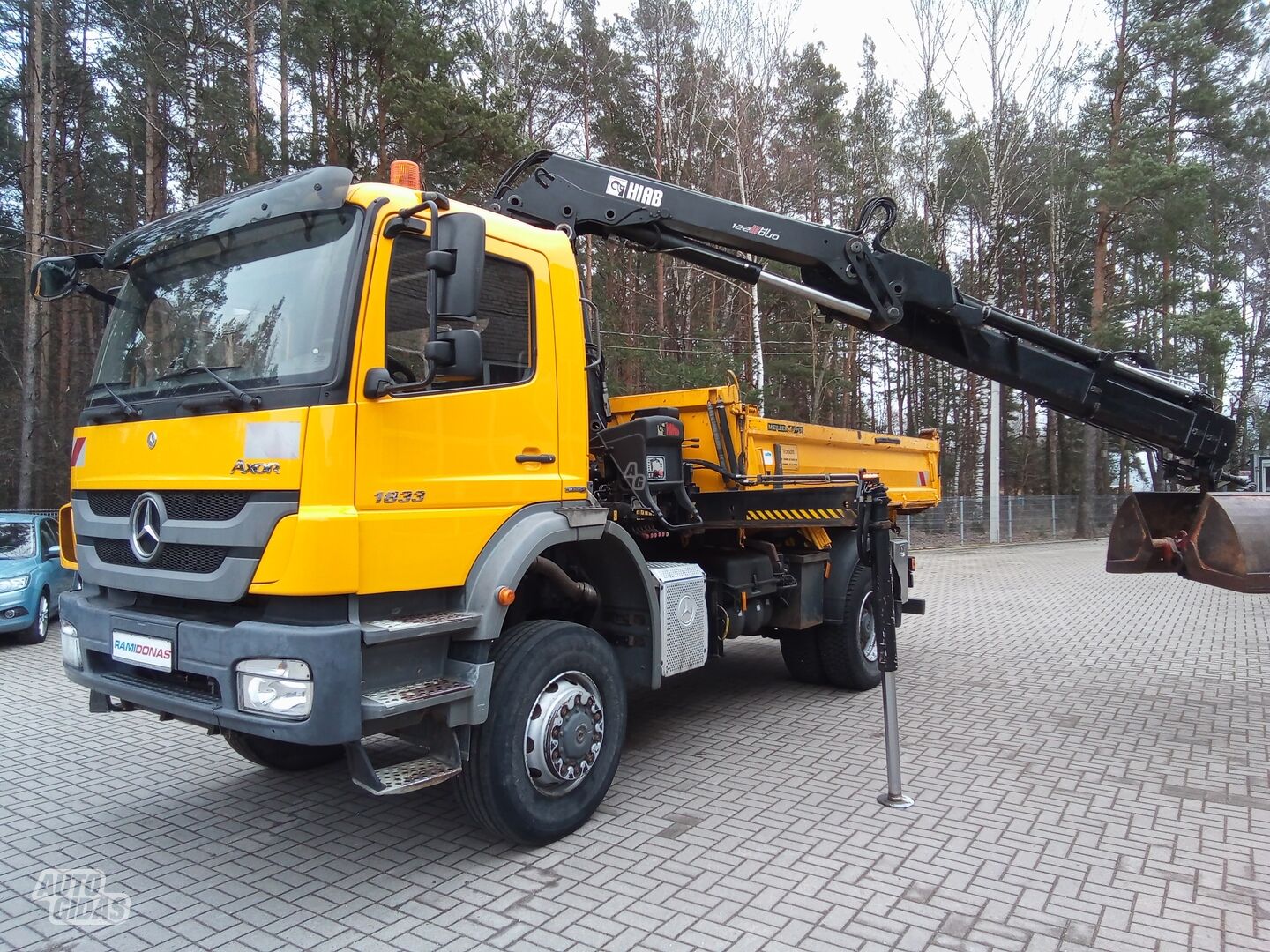 Mercedes-Benz Axor 1833 4x4  2012 y Dump truck with crane