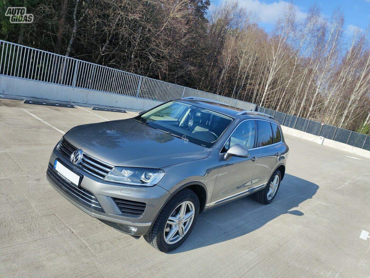 Volkswagen Touareg 2015 г Внедорожник