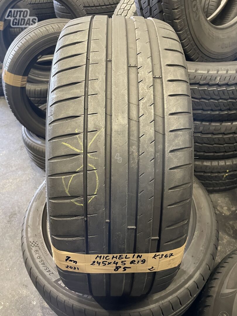 Michelin R19 летние шины для автомобилей