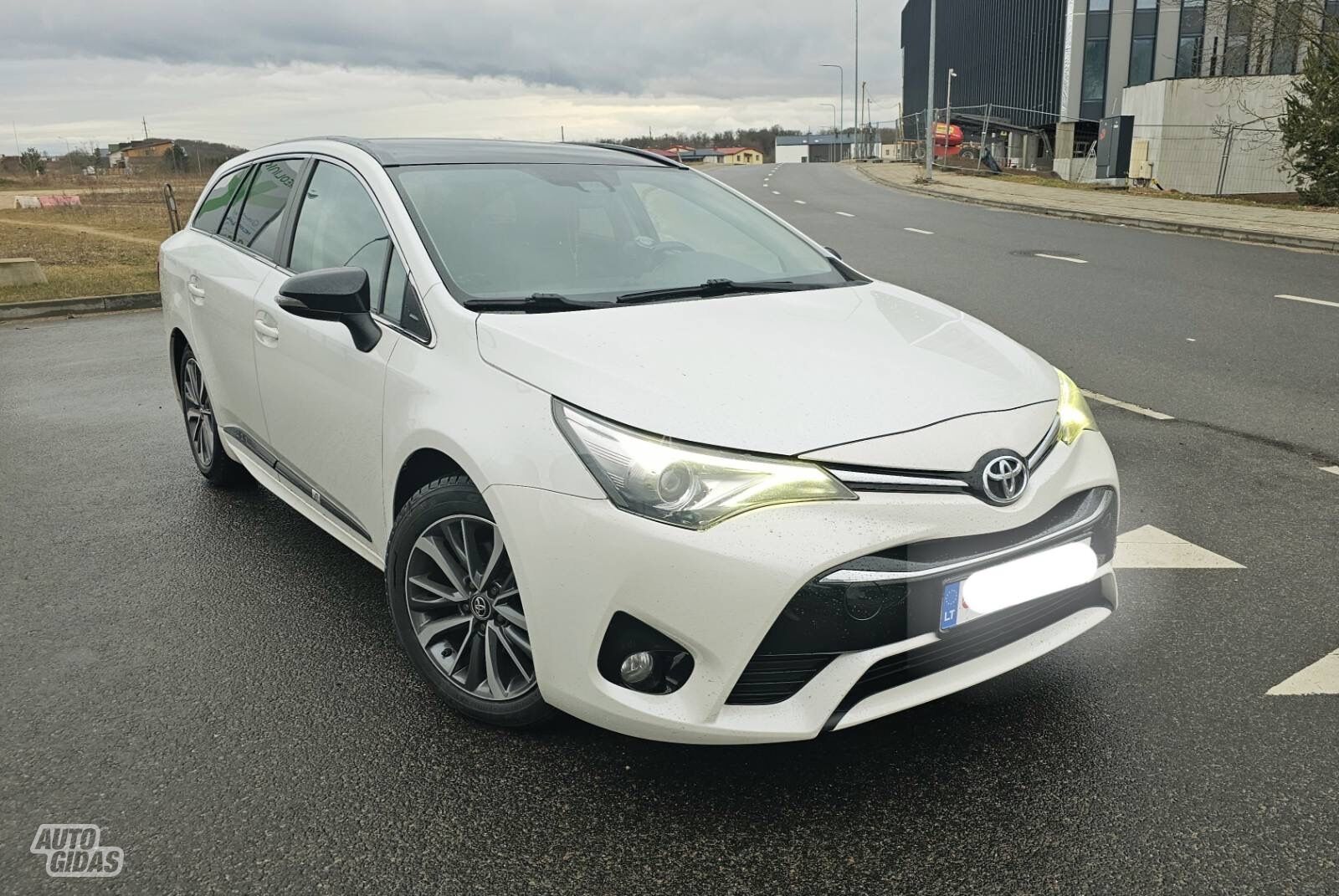 Toyota Avensis 2016 m Universalas