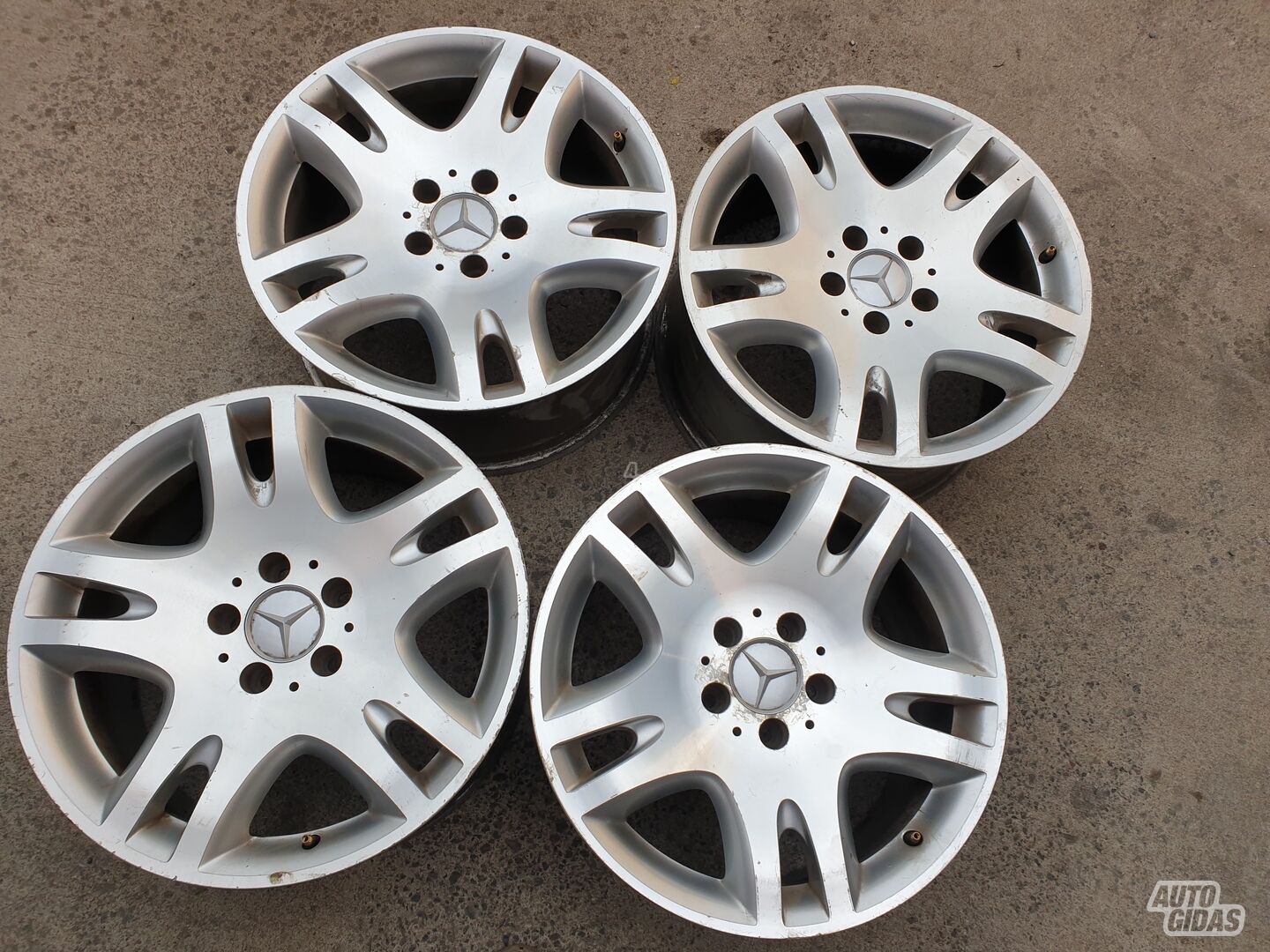 Mercedes-Benz R17 light alloy rims