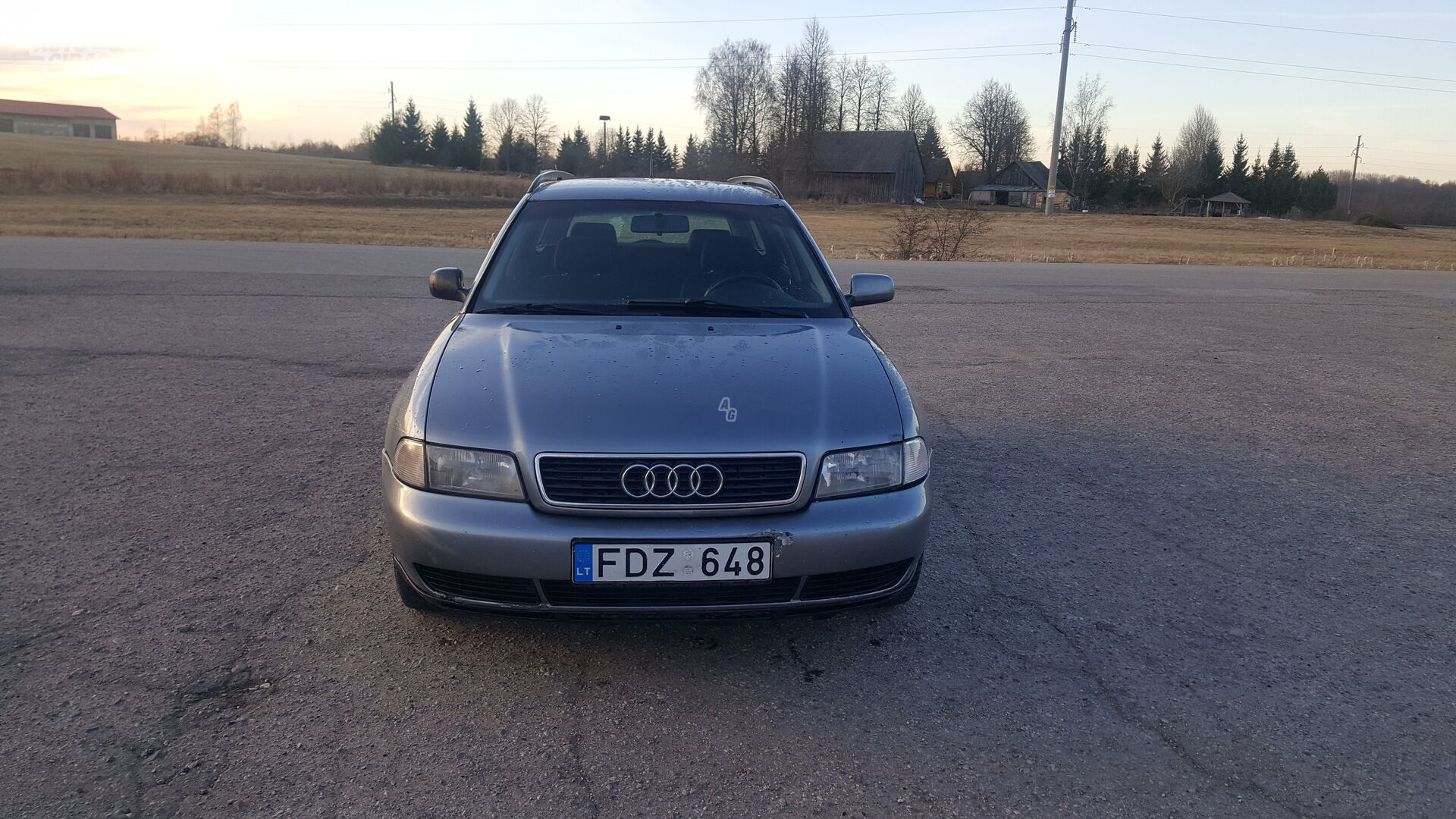Audi A4 1997 m Universalas