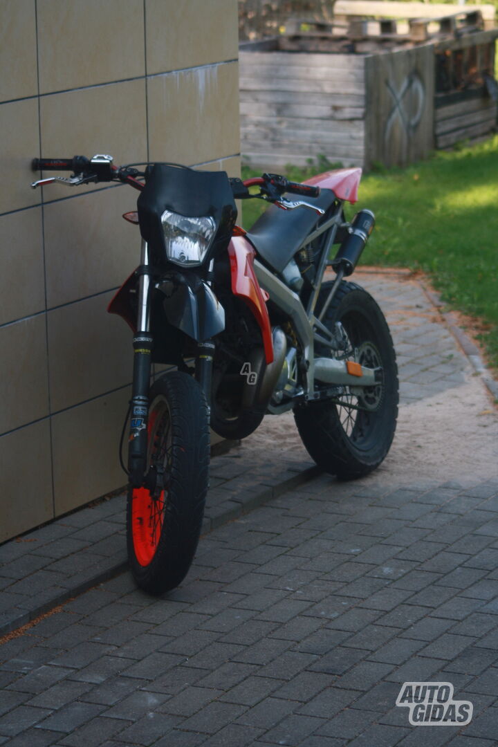 Gilera SMT 2011 y Enduro motorcycle