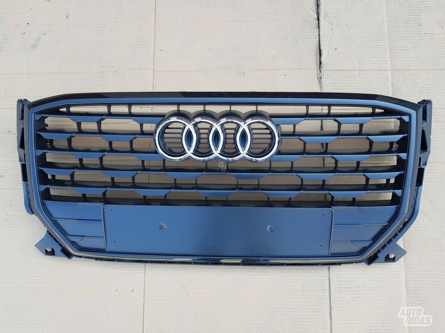 Grotelės viršutinės, 81A853651, Audi Q2 2017 y