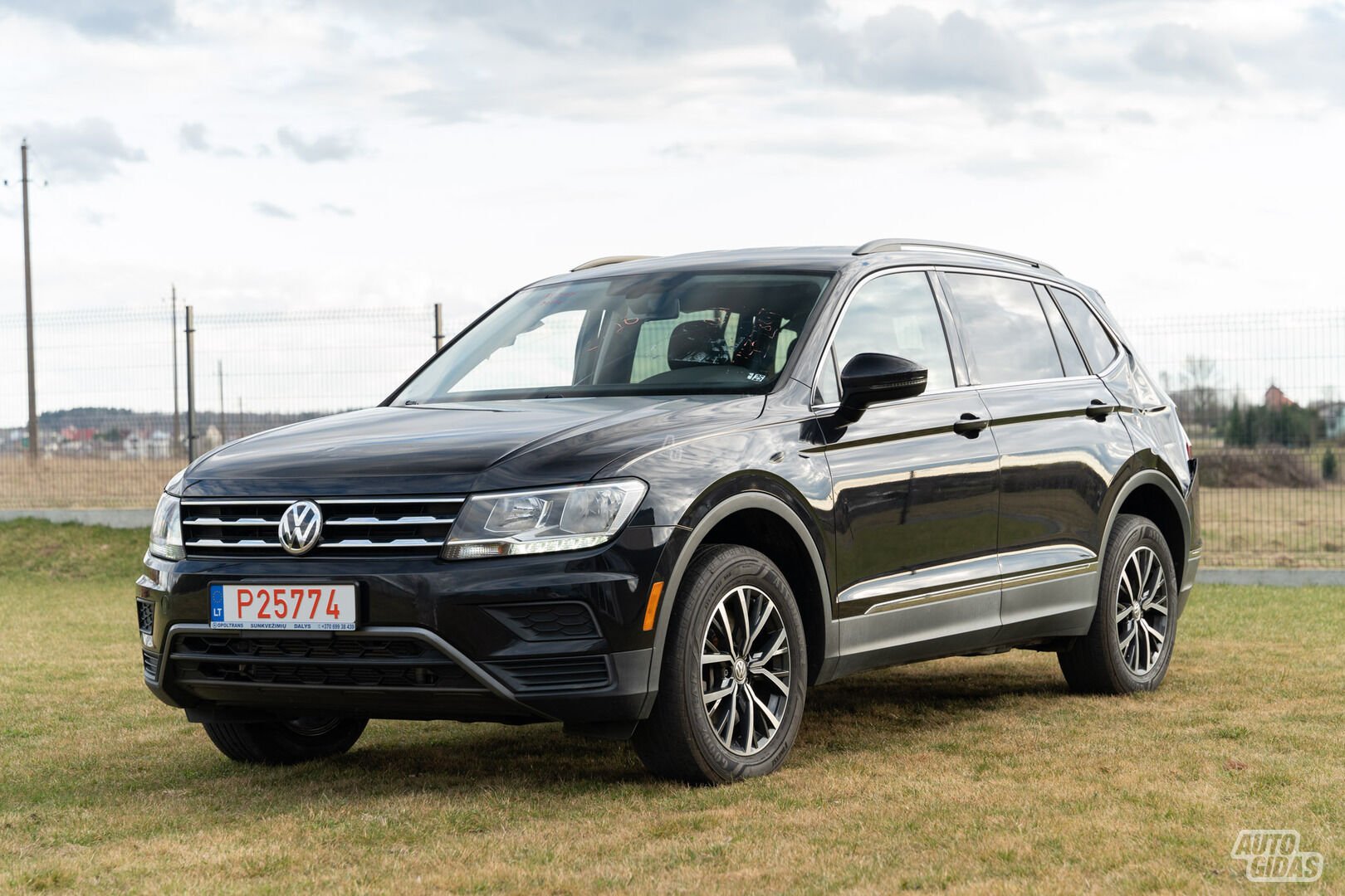 Volkswagen Tiguan SE R-LINE LONG 2020 y