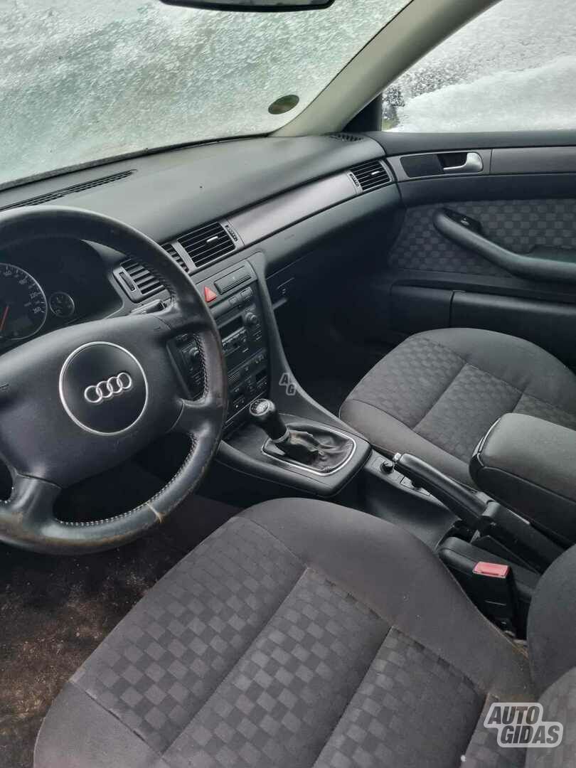 Audi A6 2003 m Universalas