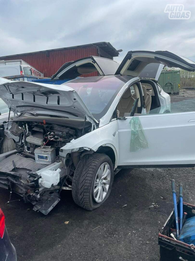 Tesla Model X 2014 г запчясти