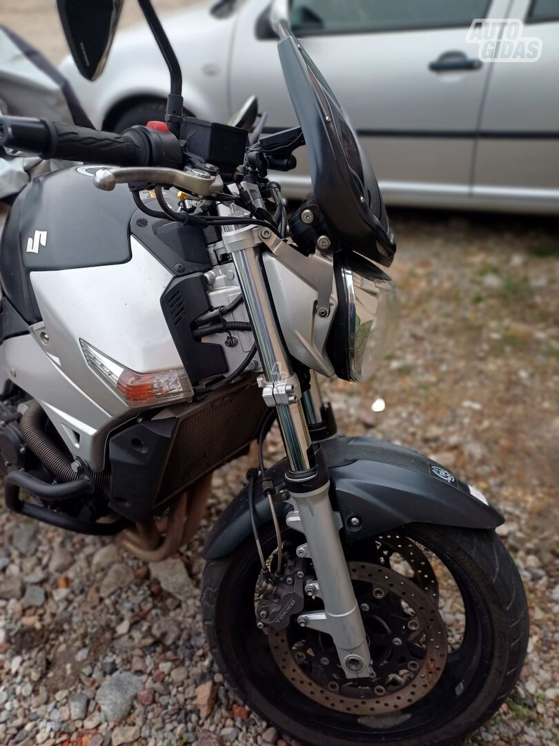 Suzuki GSR 2006 y Classical / Streetbike motorcycle