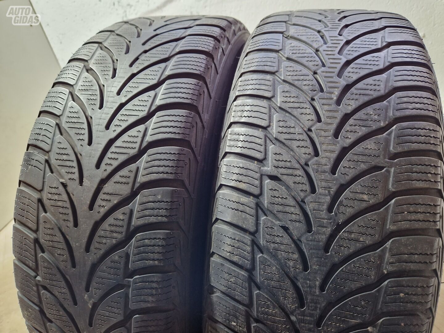 Bridgestone 3-4mm R16 универсальные шины для автомобилей