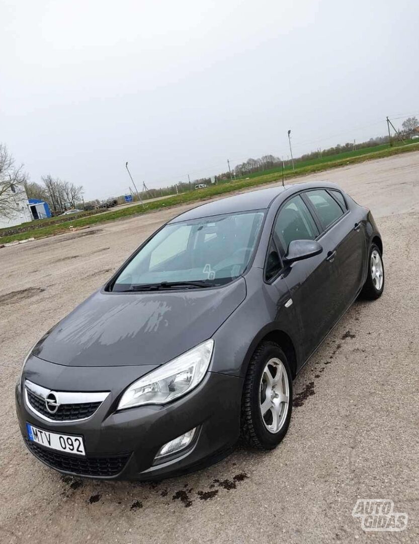 Opel Astra 2010 y Hatchback