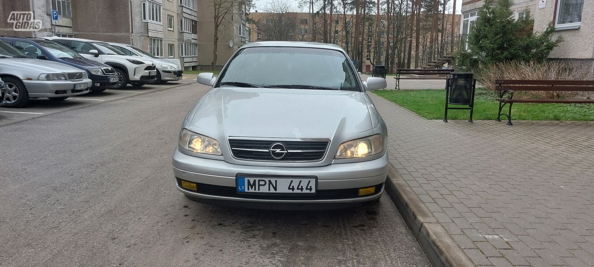 Opel Omega 2003 y Sedan