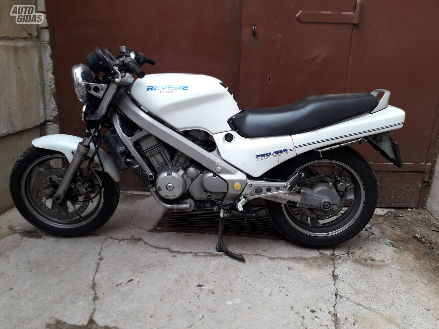 Honda NTV 1989 m Klasikinis / Streetbike motociklas