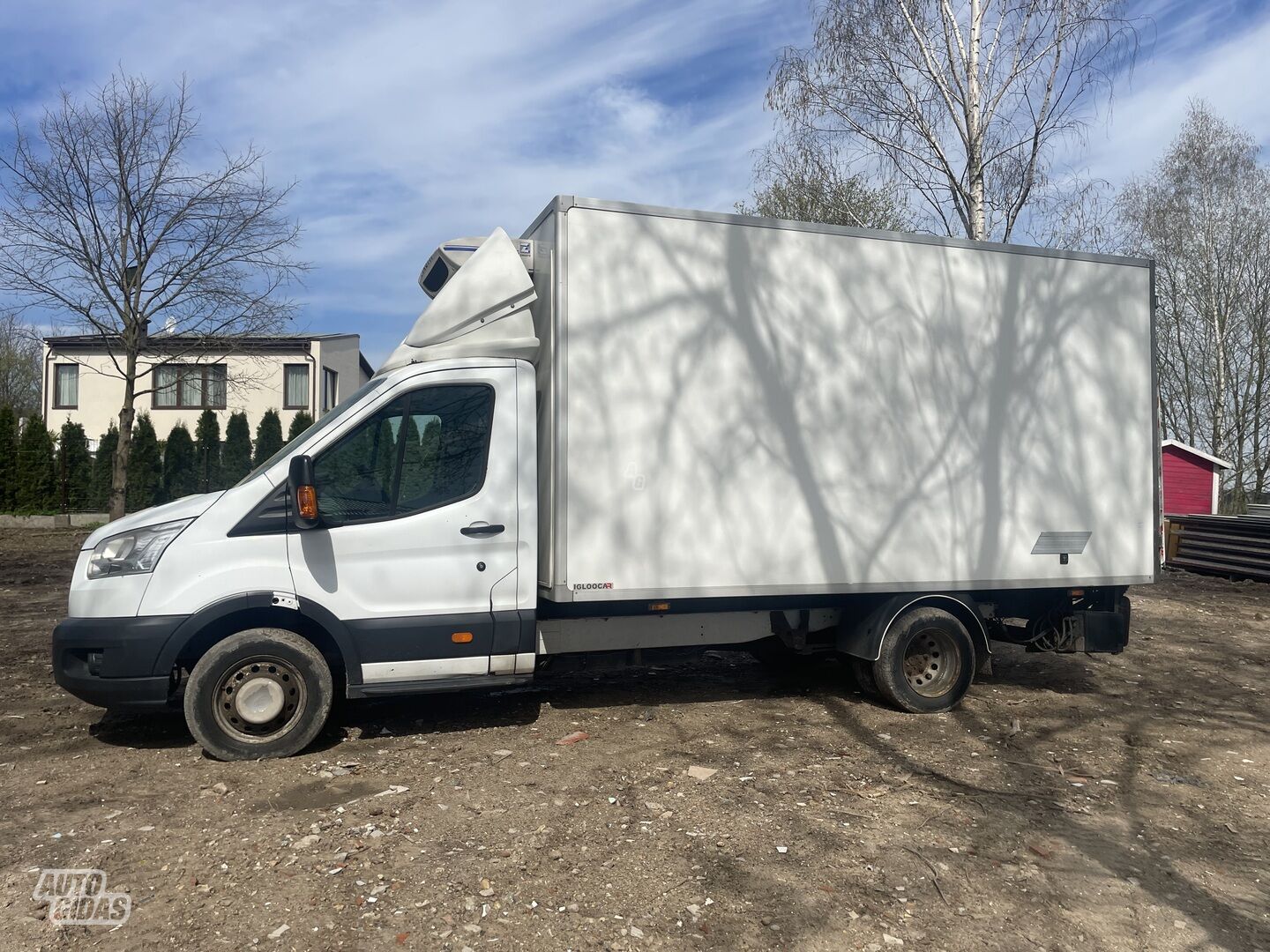 Ford Transit 2015 y Commercial auto (with box)