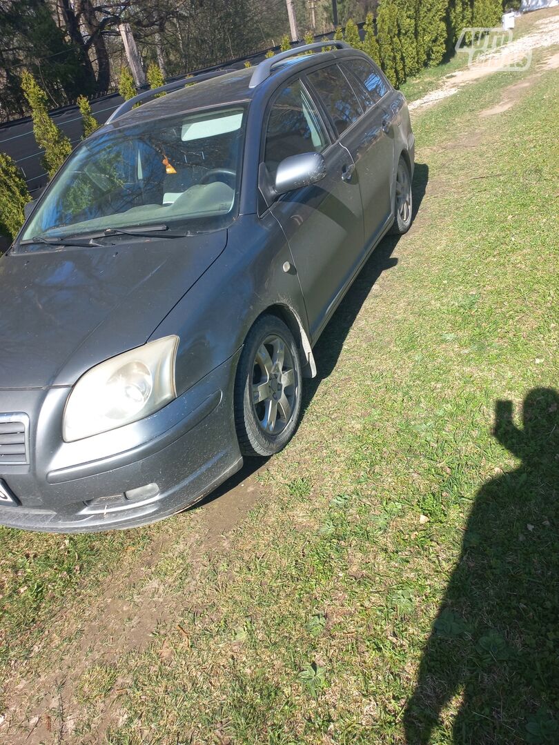 Toyota Avensis 2005 y parts