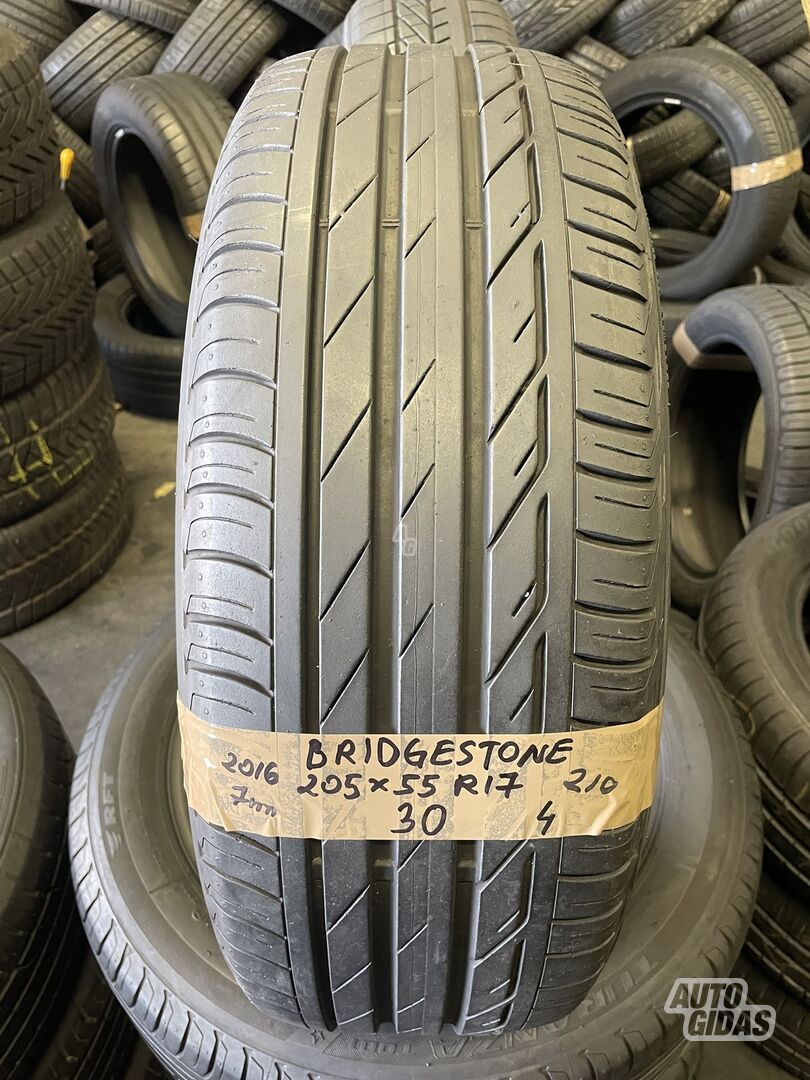 Bridgestone R17 летние шины для автомобилей